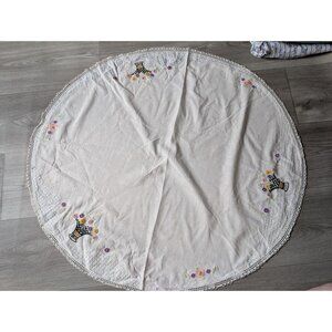 Vintage Embroidered Linen Tablecloth With Floral Basket Design & Lace Trim 30"